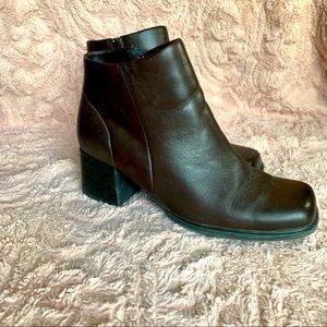 *VINTAGE* Genuine Leather Boots SZ 8.5
